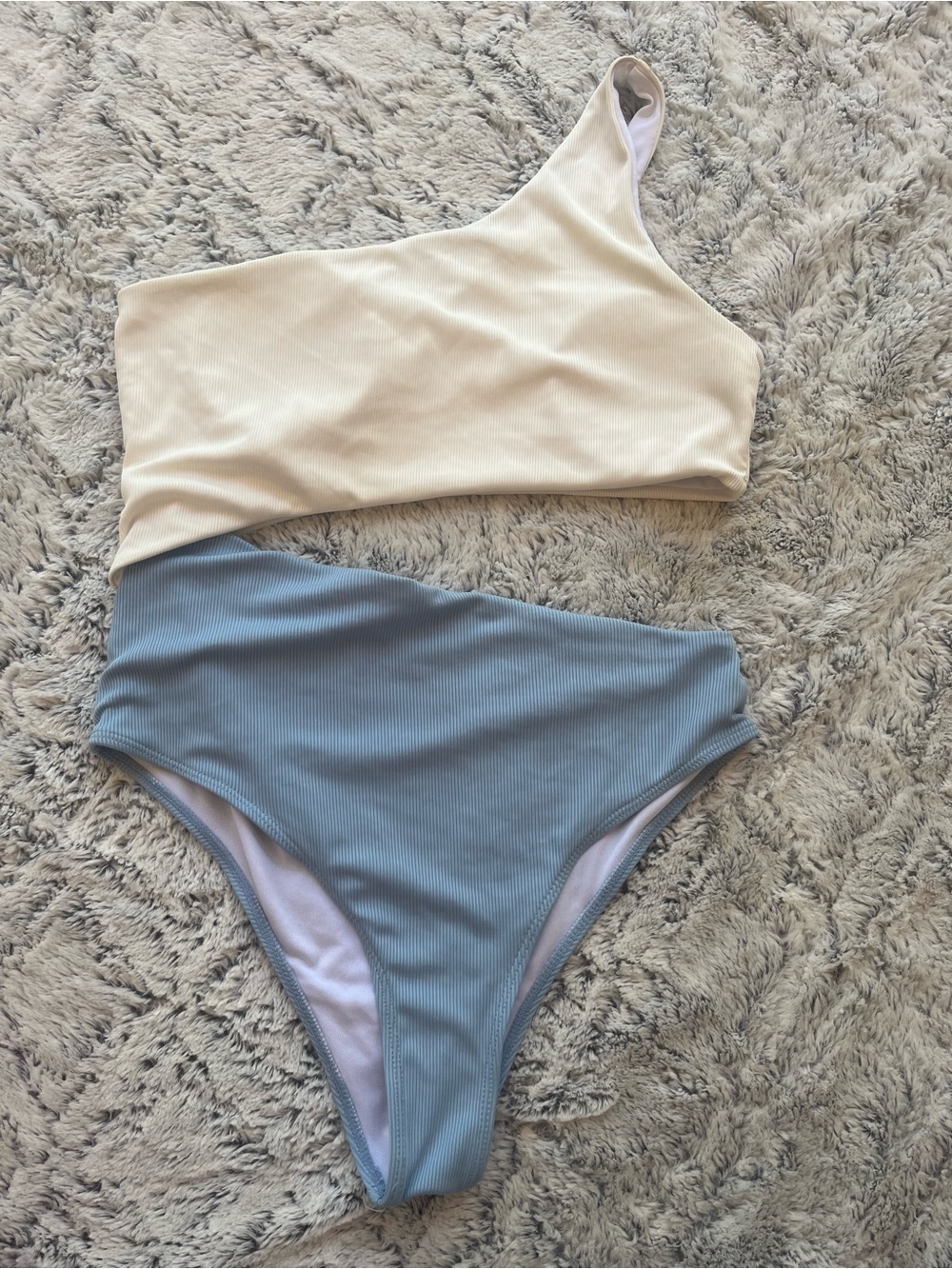 Two-Tone One-Shoulder Bikini Set in Cream & Dusty Blue